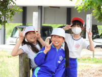 ２